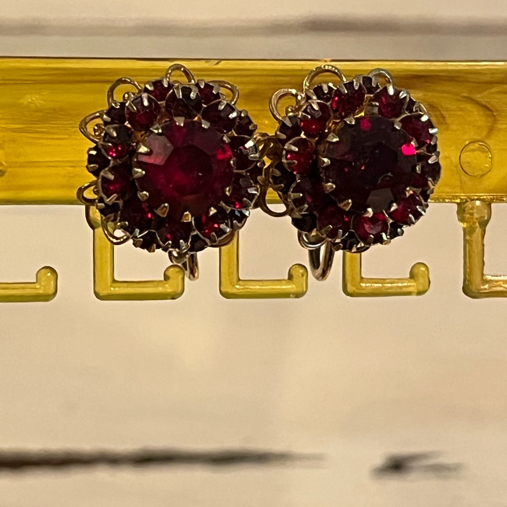 Vintage Deep Red Faceted Rhinestone Earrings Gold Tone Clip On Earrings